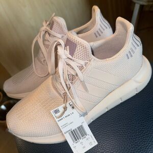 NWT Adidas Women’s Swift Run 1.0 Light Mauve Size 7